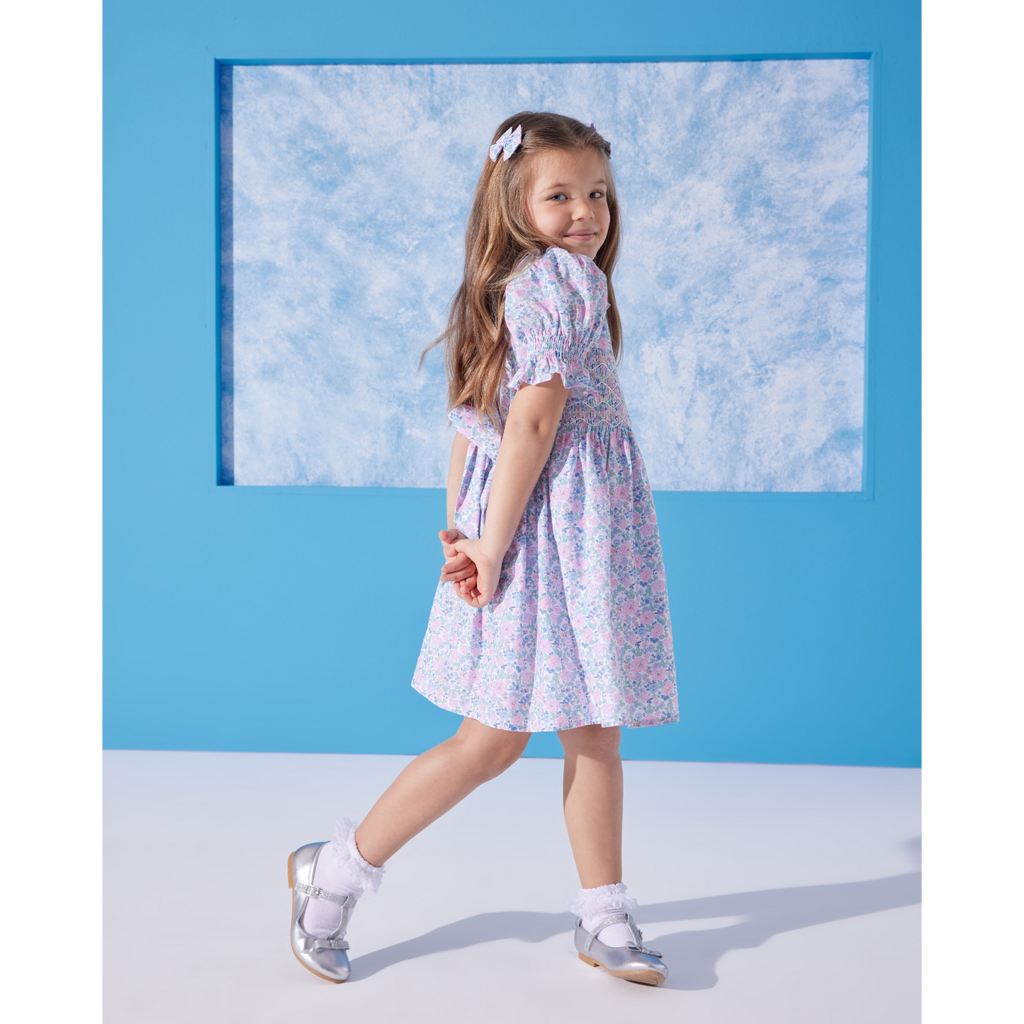 Mini Flower Elbise ve Mini Fiyonk Toka Aksesuar